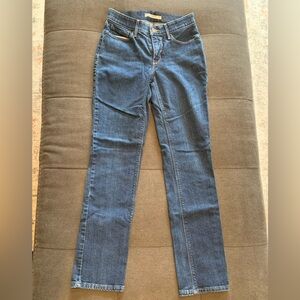Dark Wash Women's Levi’s Jeans